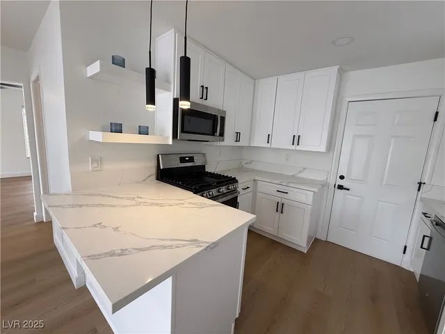 $2,600 | 5444 Alpaca Circle, Las Vegas, NV 89142