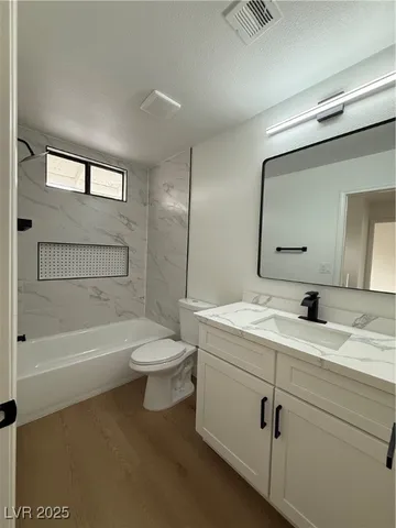 $2,600 | 5444 Alpaca Circle, Las Vegas, NV 89142