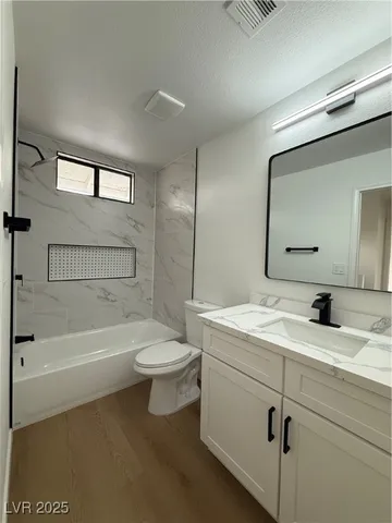 $2,600 | 5444 Alpaca Circle, Las Vegas, NV 89142