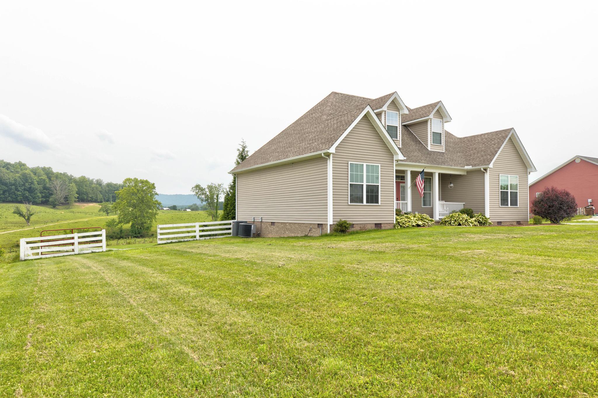 315 Welch Road Jeffersonville, KY 40337 - Photo 4 of 35 PWM21365_6_7
