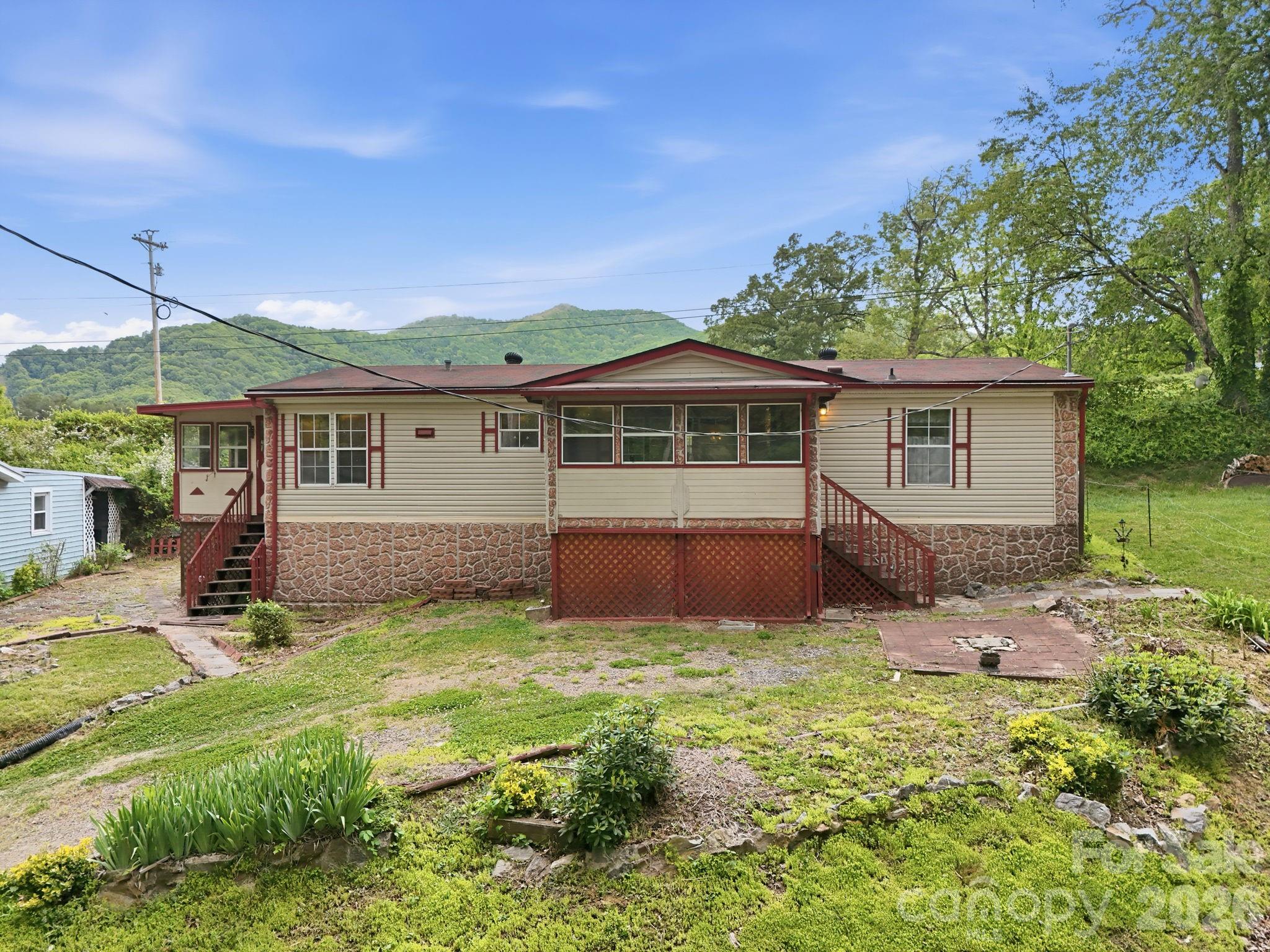3383 Thickety Road Clyde, NC 28721 - Photo 26 of 44