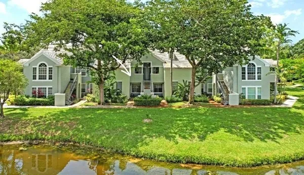 $2,095 | 1050 Crystal Way, Unit K, Delray Beach, FL 33444