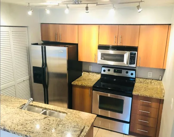 $2,095 | 1050 Crystal Way, Unit K, Delray Beach, FL 33444