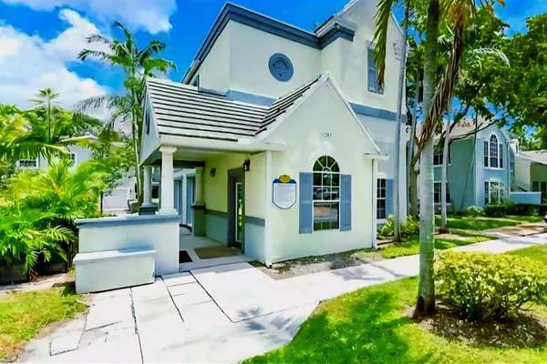 $2,095 | 1050 Crystal Way, Unit K, Delray Beach, FL 33444