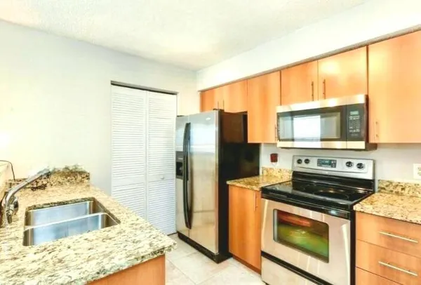 $2,095 | 1050 Crystal Way, Unit K, Delray Beach, FL 33444
