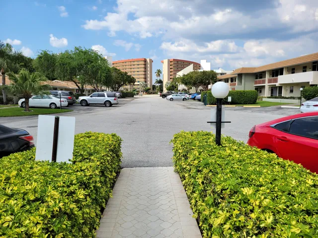 $1,799 | 1340 Northeast 28th Avenue, Unit 137, Pompano Beach, FL 33062