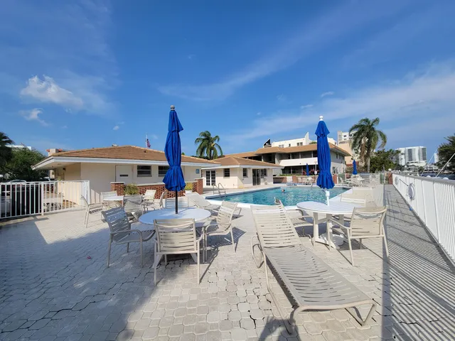 $1,799 | 1340 Northeast 28th Avenue, Unit 137, Pompano Beach, FL 33062