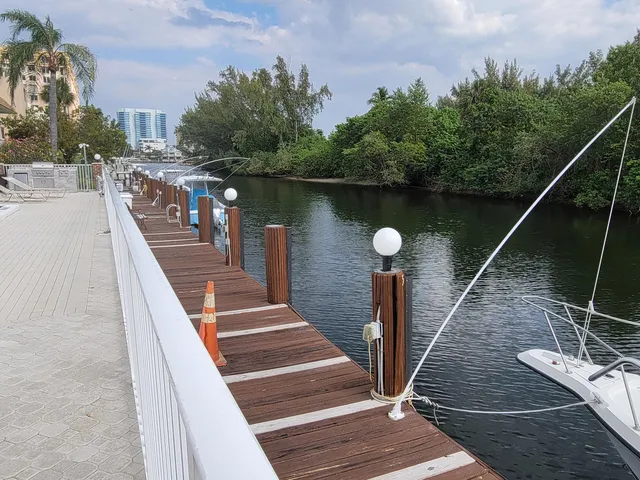 $1,799 | 1340 Northeast 28th Avenue, Unit 137, Pompano Beach, FL 33062