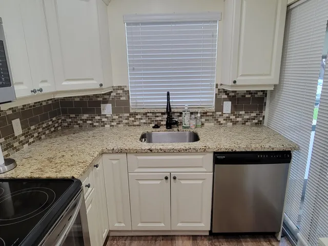 $1,799 | 1340 Northeast 28th Avenue, Unit 137, Pompano Beach, FL 33062