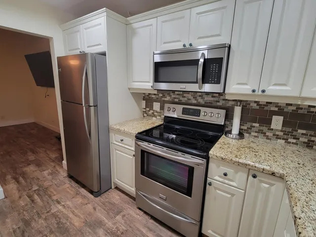 $1,799 | 1340 Northeast 28th Avenue, Unit 137, Pompano Beach, FL 33062