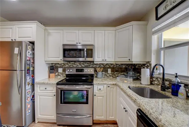 $1,799 | 1340 Northeast 28th Avenue, Unit 137, Pompano Beach, FL 33062