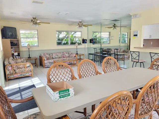 $1,799 | 1340 Northeast 28th Avenue, Unit 137, Pompano Beach, FL 33062