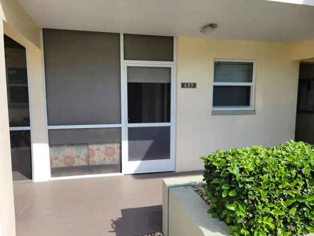 $1,799 | 1340 Northeast 28th Avenue, Unit 137, Pompano Beach, FL 33062