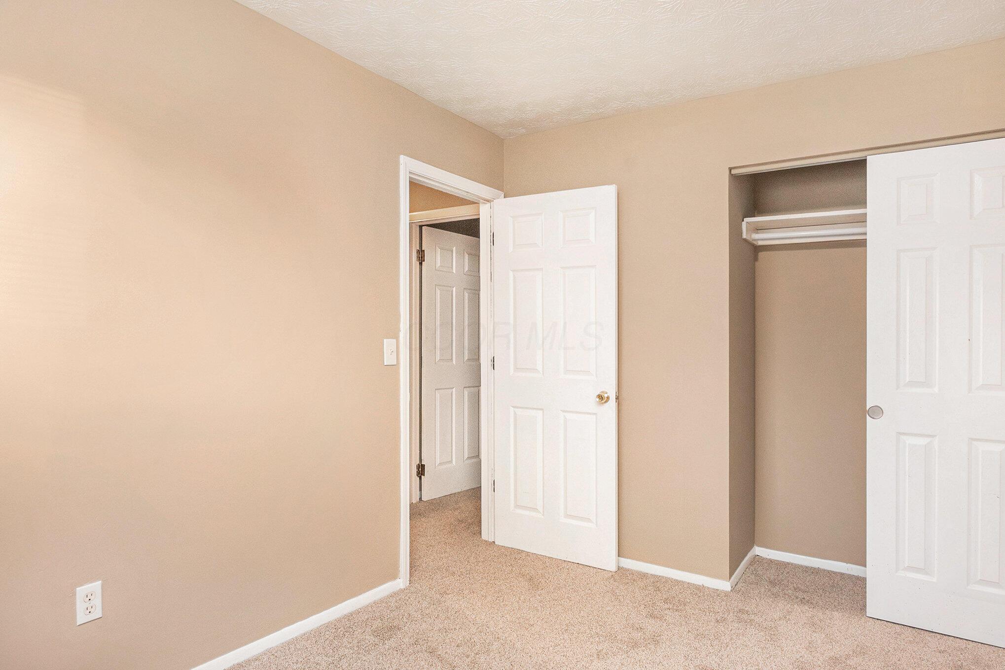 3275 Faycrest Road Columbus, OH 43232 - Photo 11 of 17 011_file_478