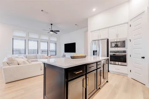 $525,000 | 30246 Gold Finch Place, Fulshear, TX 77441