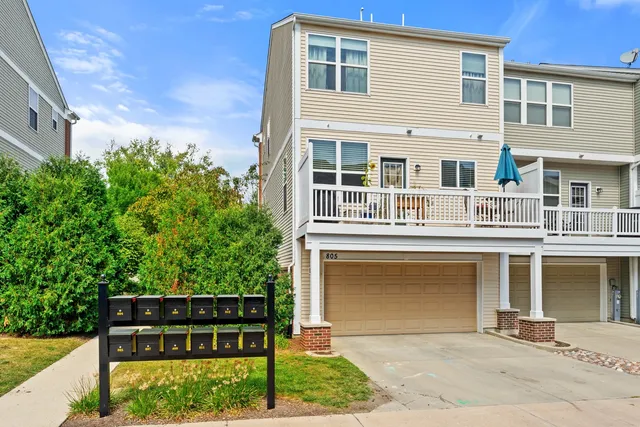 $475,000 | 805 Hamlin Lane, Arlington Heights, IL 60004