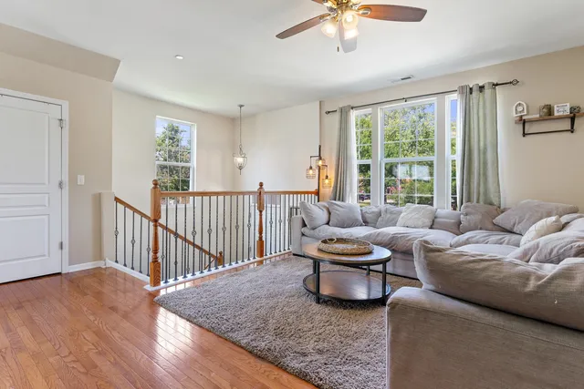 $475,000 | 805 Hamlin Lane, Arlington Heights, IL 60004