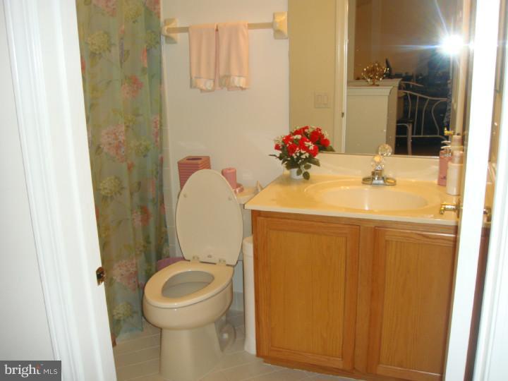 31 Pizzullo Road Hamilton, NJ 08690 - Photo 11 of 13 Bathroom
