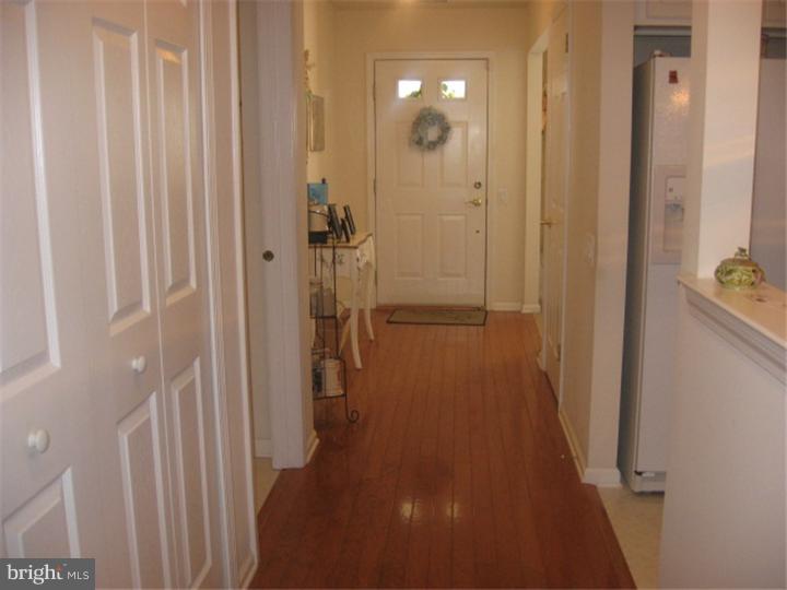 31 Pizzullo Road Hamilton, NJ 08690 - Photo 3 of 13 Foyer