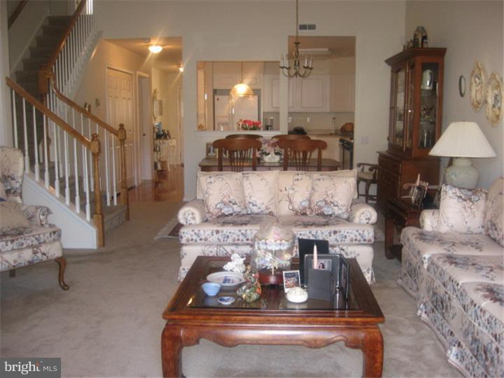 31 Pizzullo Road Hamilton, NJ 08690 - Photo 6 of 13 Living Room