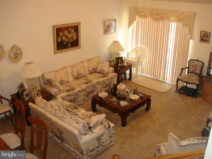 31 Pizzullo Road Hamilton, NJ 08690 - Photo 7 of 13 Living Room