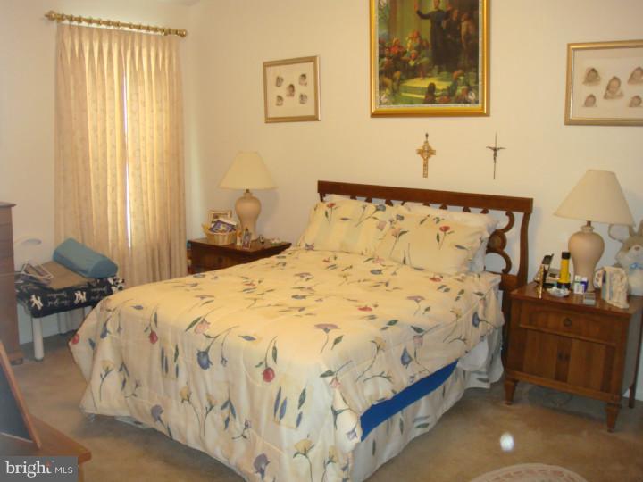 31 Pizzullo Road Hamilton, NJ 08690 - Photo 8 of 13 Master Bedroom