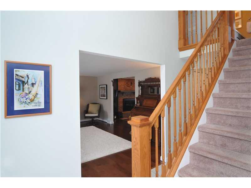 202 Brookside Road Economy, PA 15005 - Photo 2 of 25 Entry/Foyer. 2 story entry open oak banster
