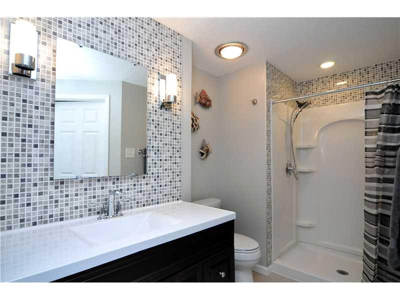 202 Brookside Road Economy, PA 15005 - Photo 14 of 25 Master Bath/Spa.
