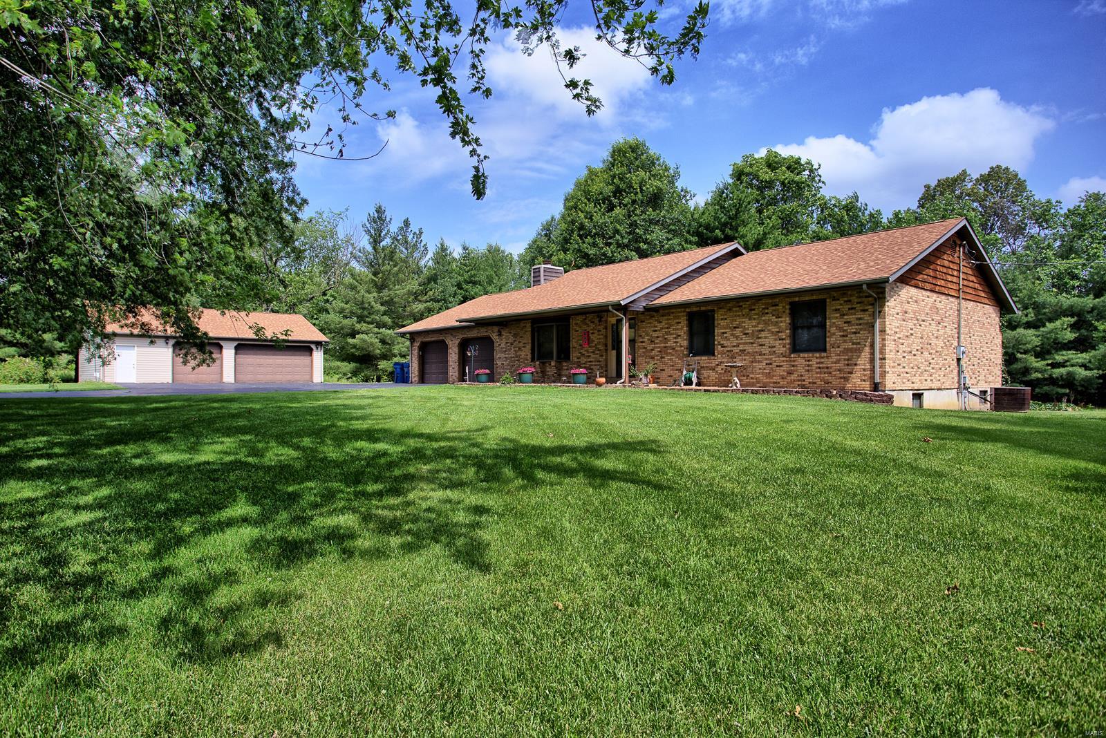 8537 East Kirsch Road Troy, IL 62294 - Photo 2 of 57