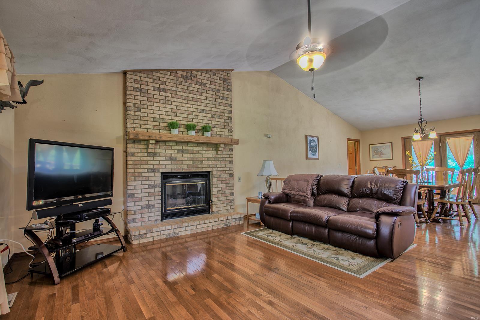 8537 East Kirsch Road Troy, IL 62294 - Photo 12 of 57