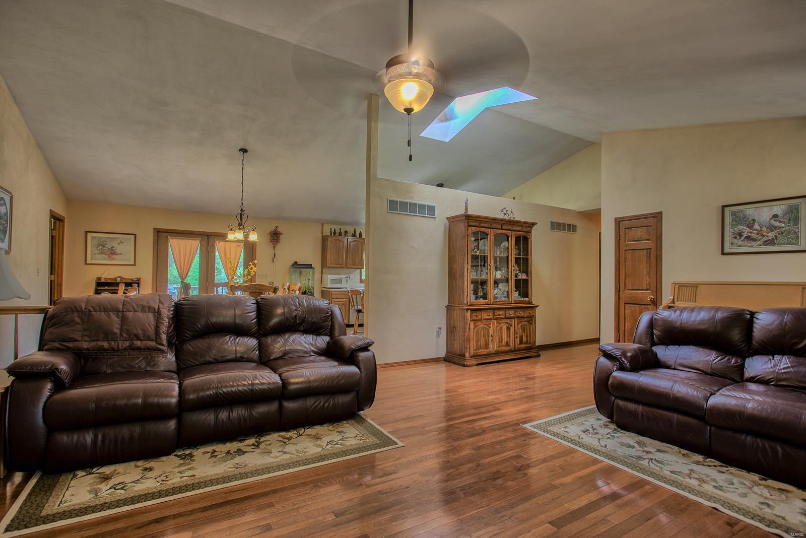 8537 East Kirsch Road Troy, IL 62294 - Photo 13 of 57