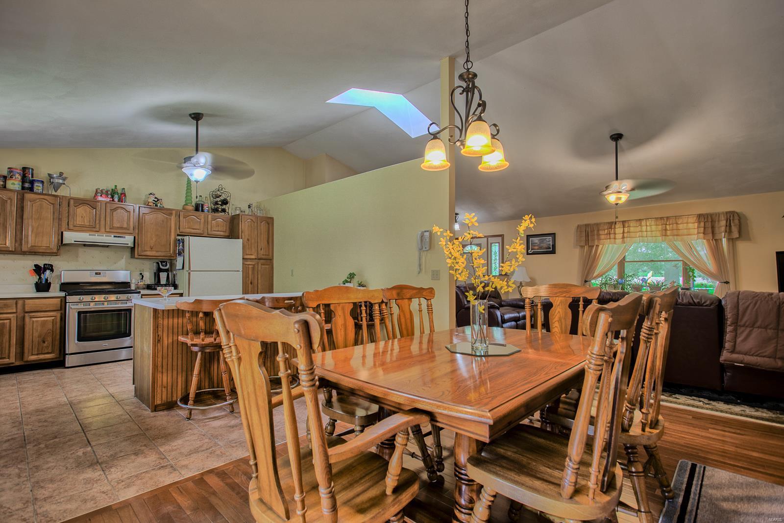 8537 East Kirsch Road Troy, IL 62294 - Photo 19 of 57