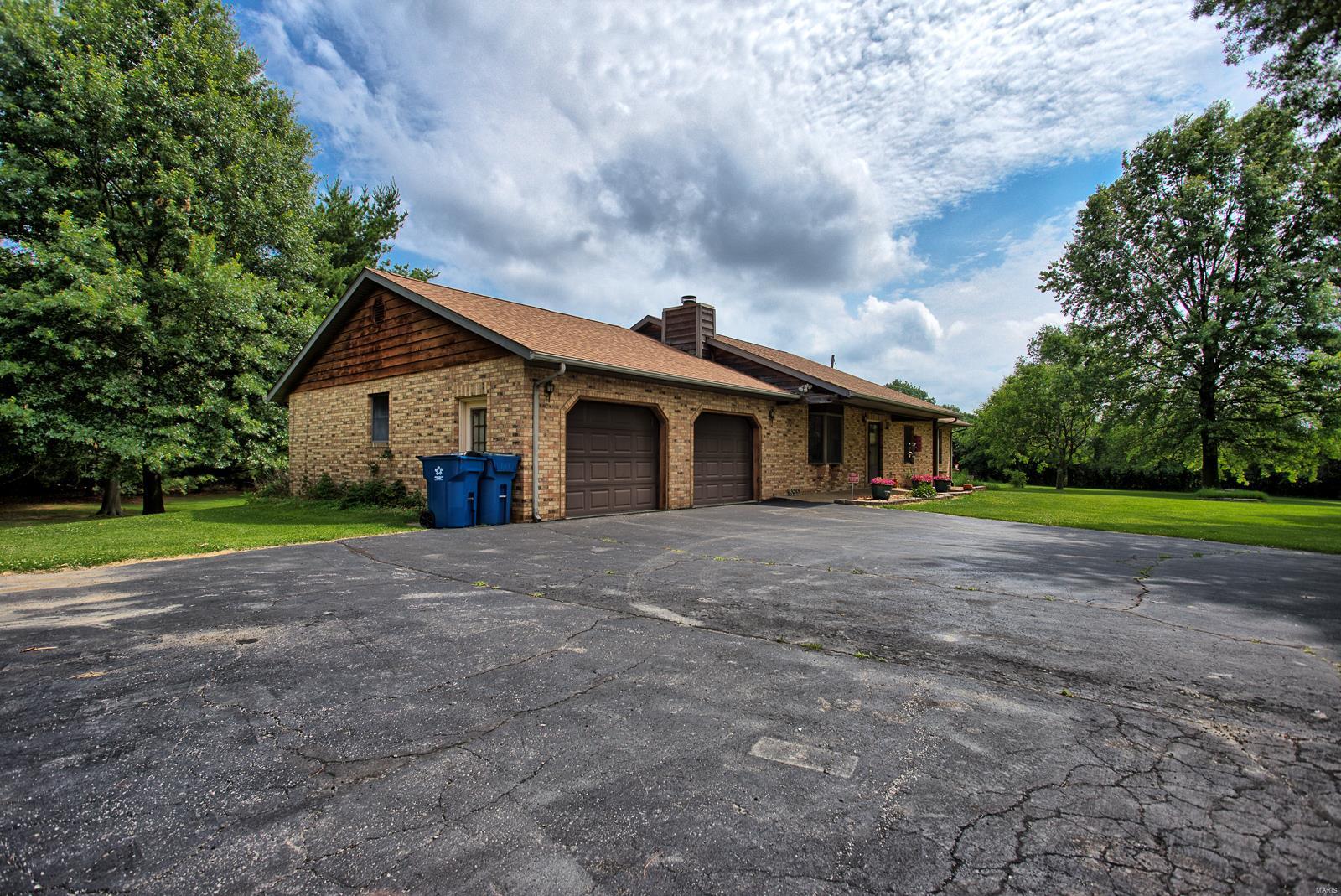 8537 East Kirsch Road Troy, IL 62294 - Photo 45 of 57