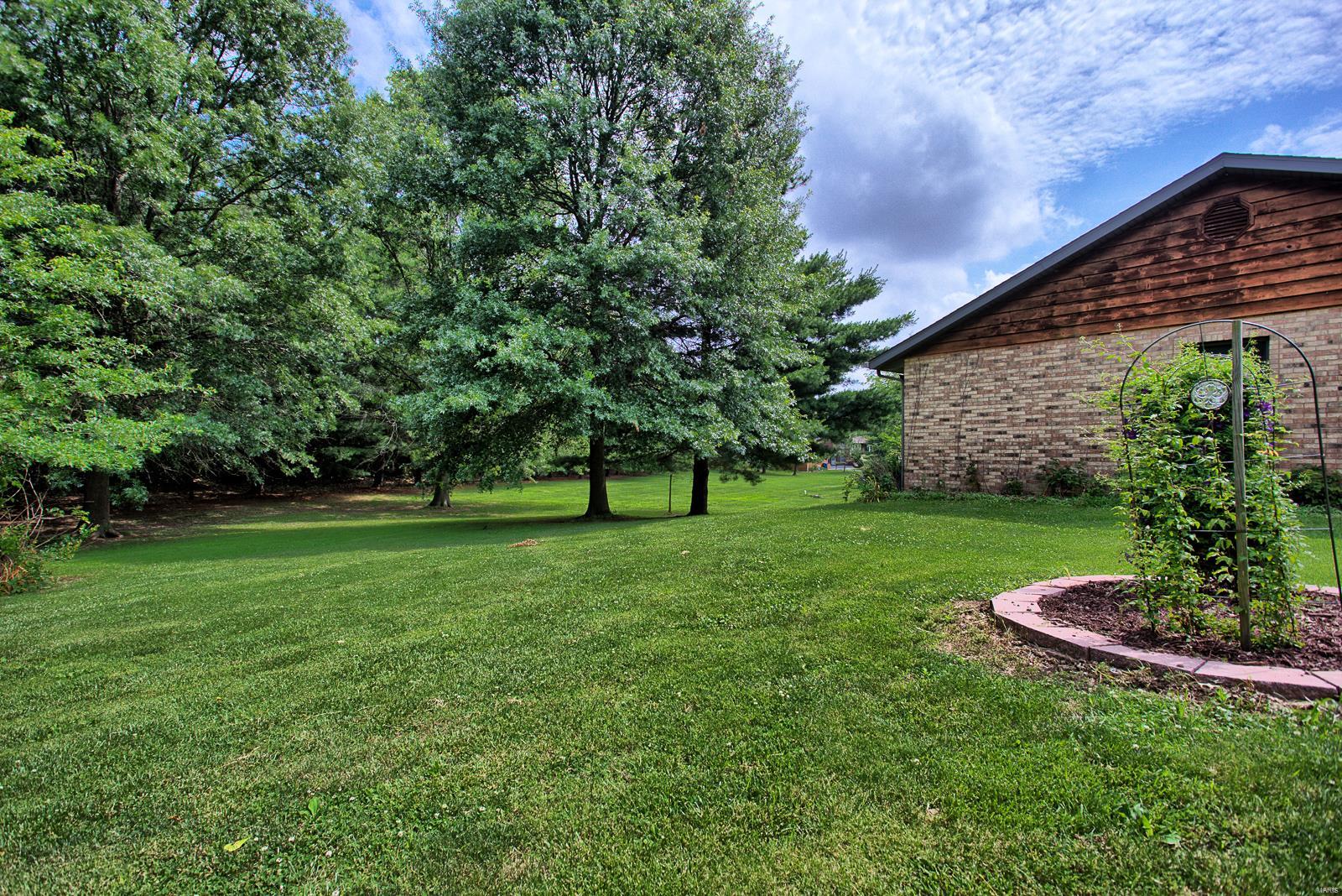 8537 East Kirsch Road Troy, IL 62294 - Photo 48 of 57