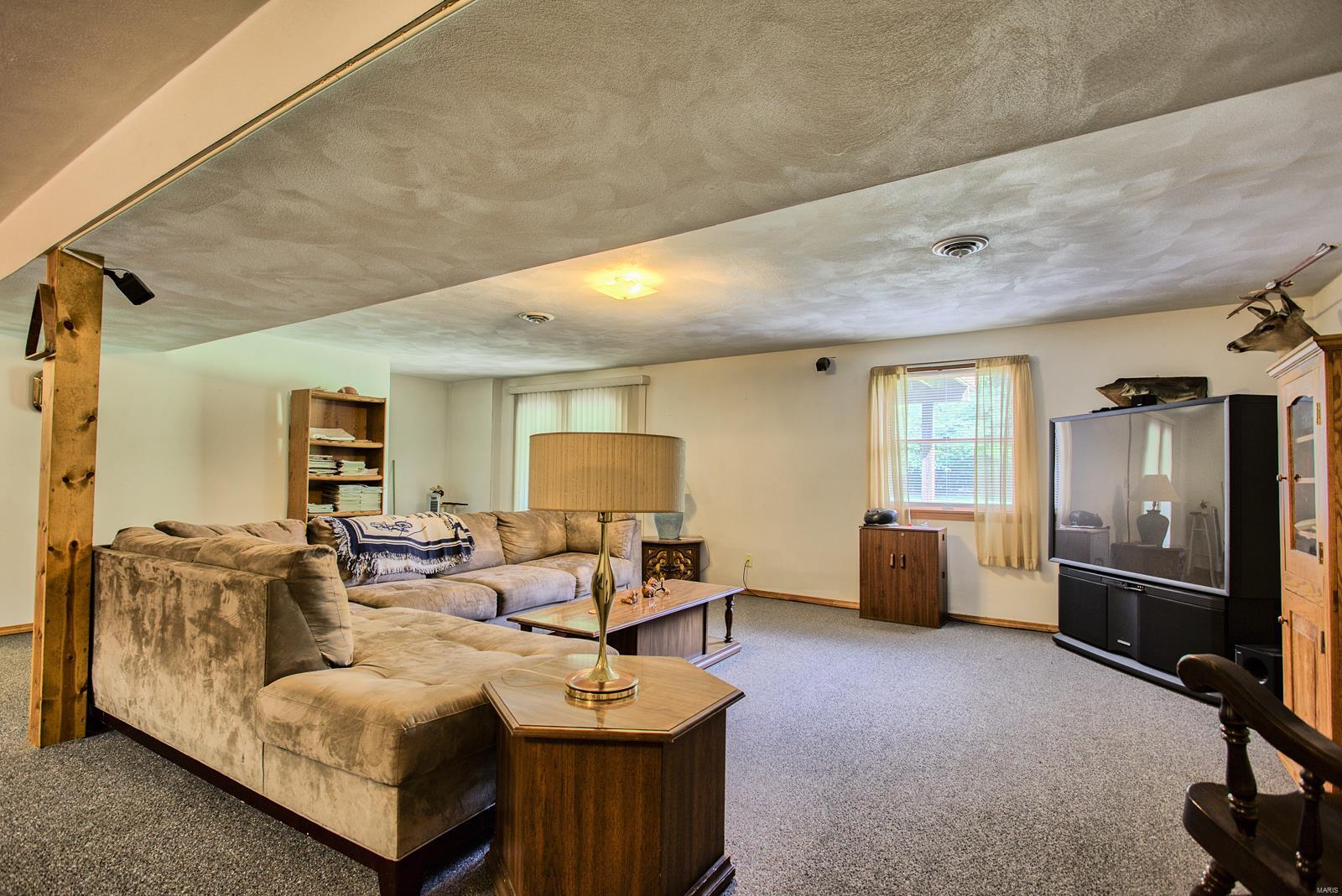 8537 East Kirsch Road Troy, IL 62294 - Photo 6 of 57