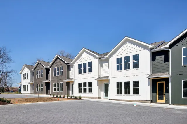 $2,100 | 341 Archwood Drive, Unit 8, Madison, TN 37115