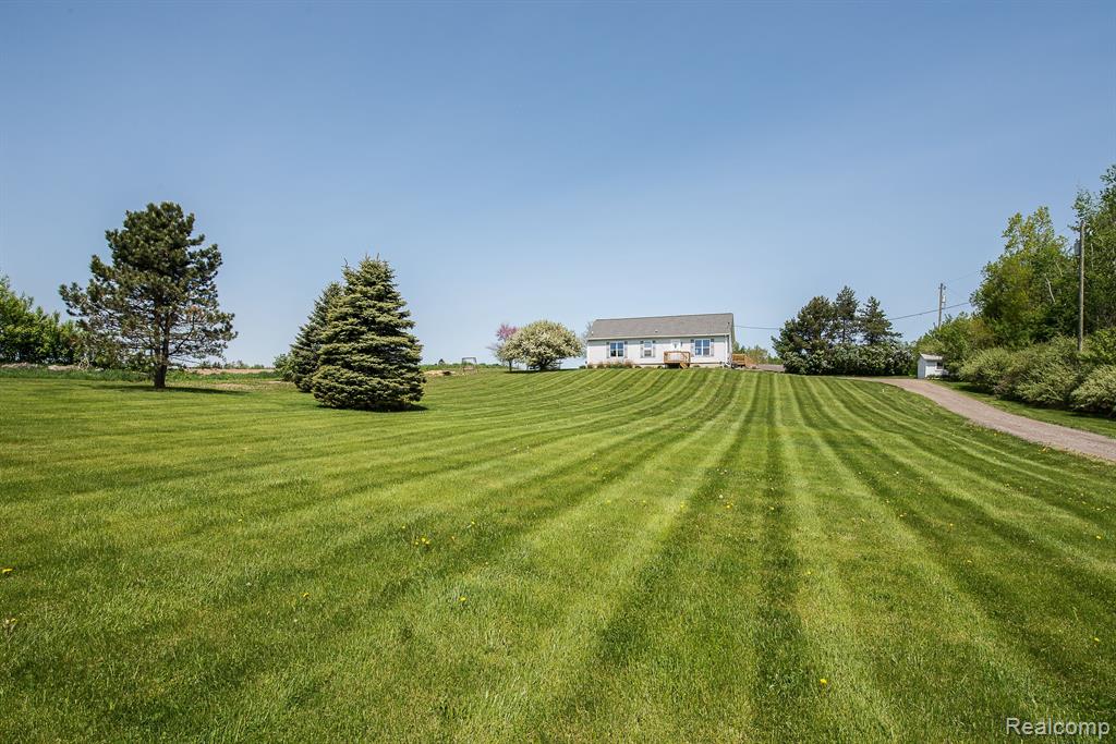 3760 Bowen Road Howell, MI 48855 - Photo 2 of 35