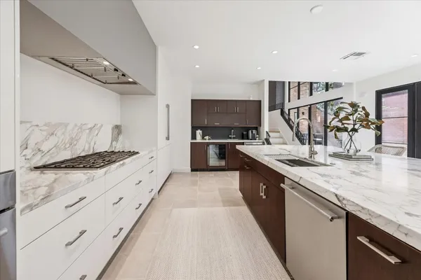 $12,500 | 10 South Briar Hollow Lane, Unit 53, Houston, TX 77027