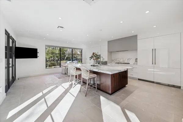 $12,500 | 10 South Briar Hollow Lane, Unit 53, Houston, TX 77027