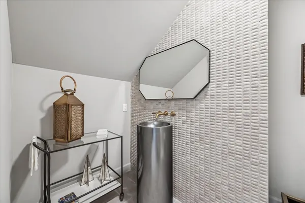$12,500 | 10 South Briar Hollow Lane, Unit 53, Houston, TX 77027