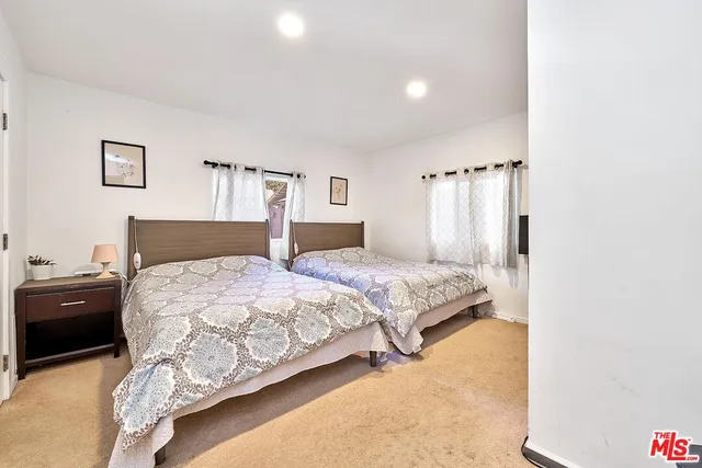 $7,000 | 162 South Ardmore Avenue, Los Angeles, CA 90004