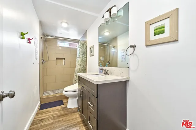 $7,000 | 162 South Ardmore Avenue, Los Angeles, CA 90004