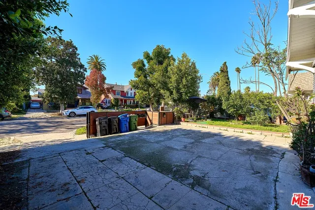 $7,000 | 162 South Ardmore Avenue, Los Angeles, CA 90004