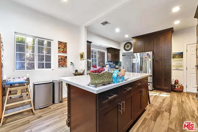 $7,000 | 162 South Ardmore Avenue, Los Angeles, CA 90004