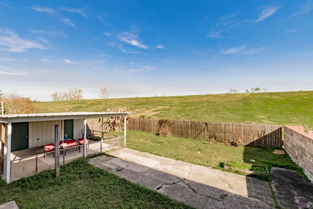 $1,350 | 550 South River Road, Unit B, Port Allen, LA 70767