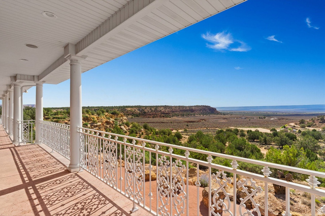 5615 East Eight Mile Gap Road Kanab, UT 84741 - Photo 60 of 81 View of balcony