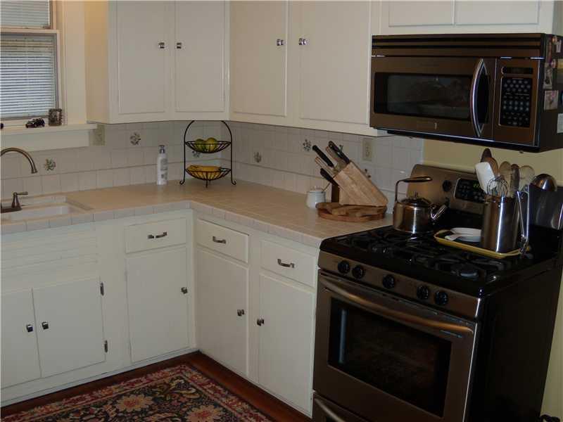 455 Beverly Road Mt. Lebanon, PA 15216 - Photo 12 of 24 Kitchen.