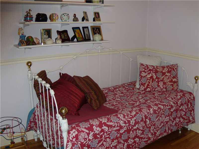 455 Beverly Road Mt. Lebanon, PA 15216 - Photo 15 of 24 Bedroom. BEDROOM 3 IS A CUTE GIRLS ROOM