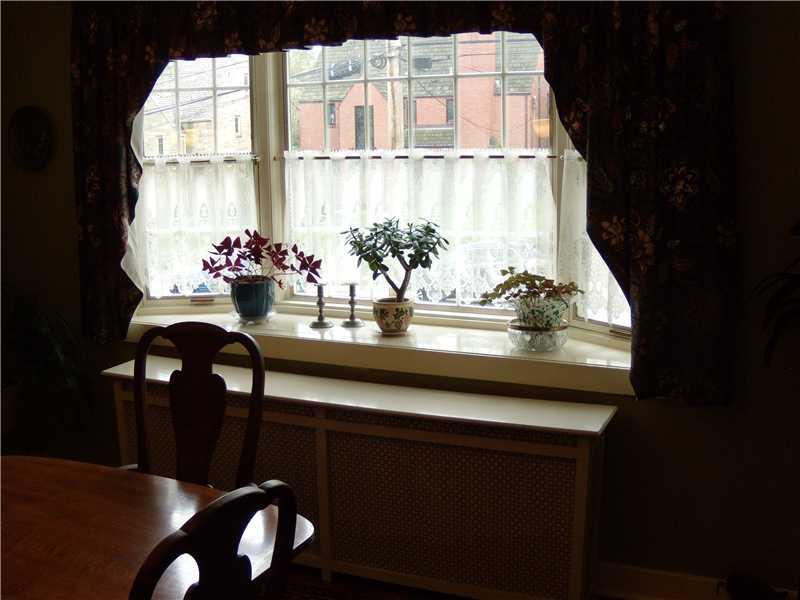 455 Beverly Road Mt. Lebanon, PA 15216 - Photo 8 of 24 Dining Room. BAY WINDOW