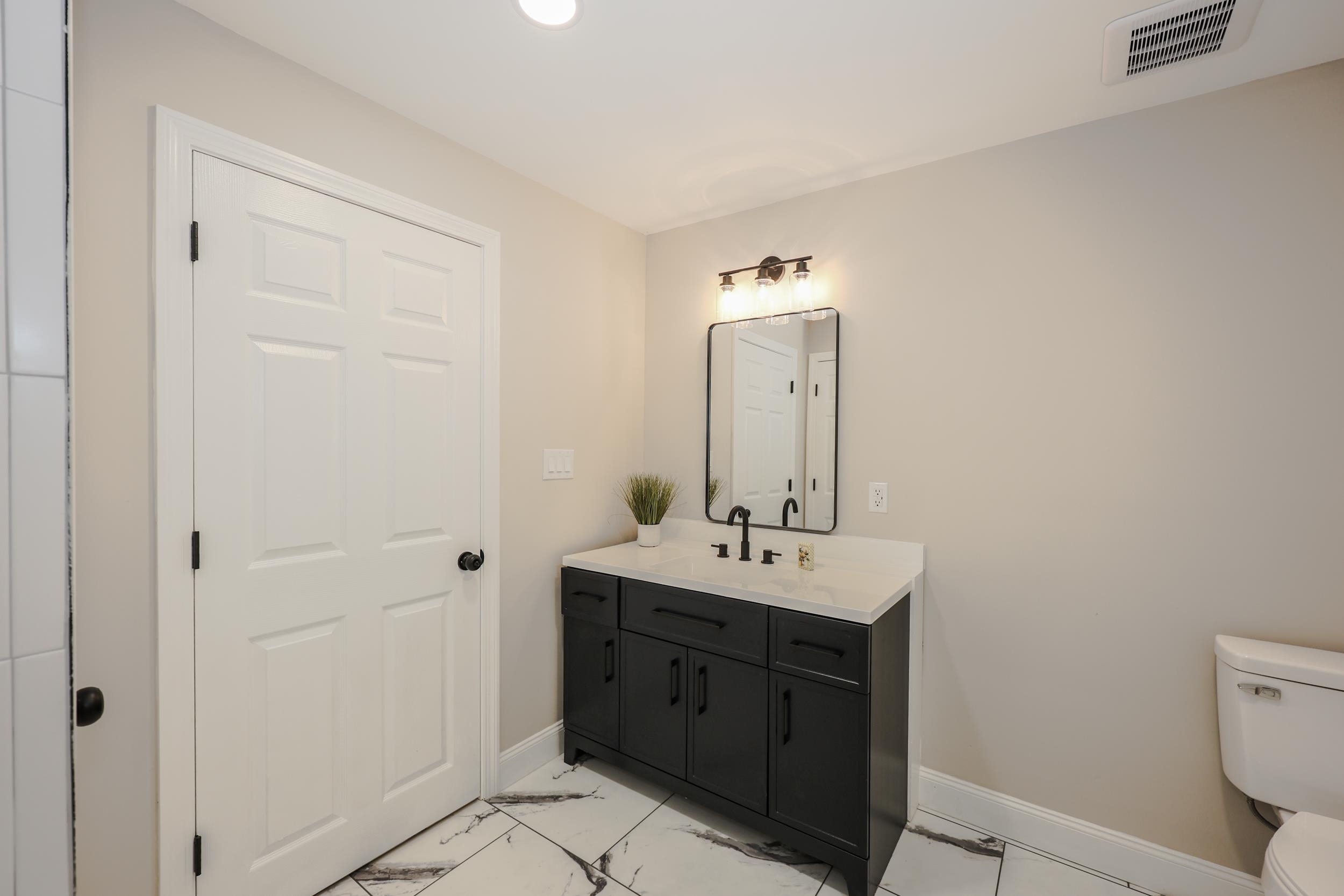 112 Gilson Road Nashua, NH 03062 - Photo 22 of 51